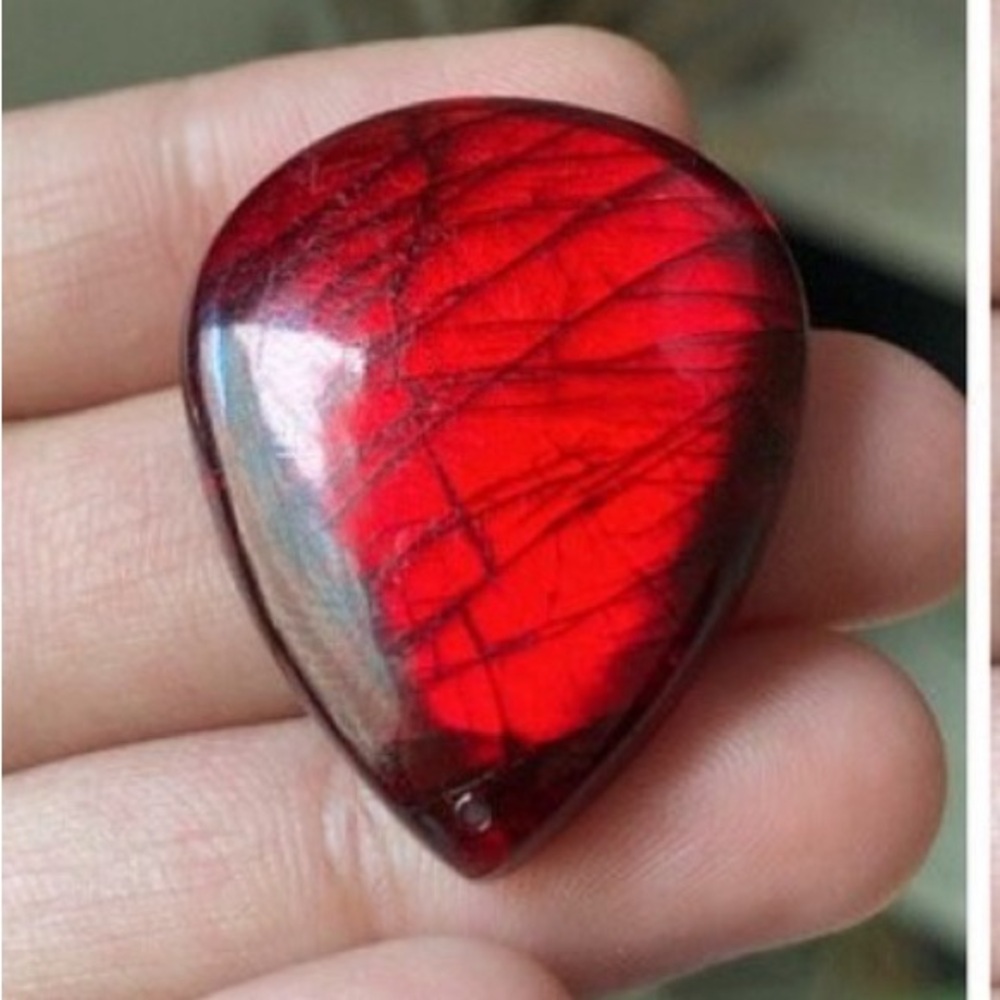 Amazing Labradorite - Picture 3 of 9